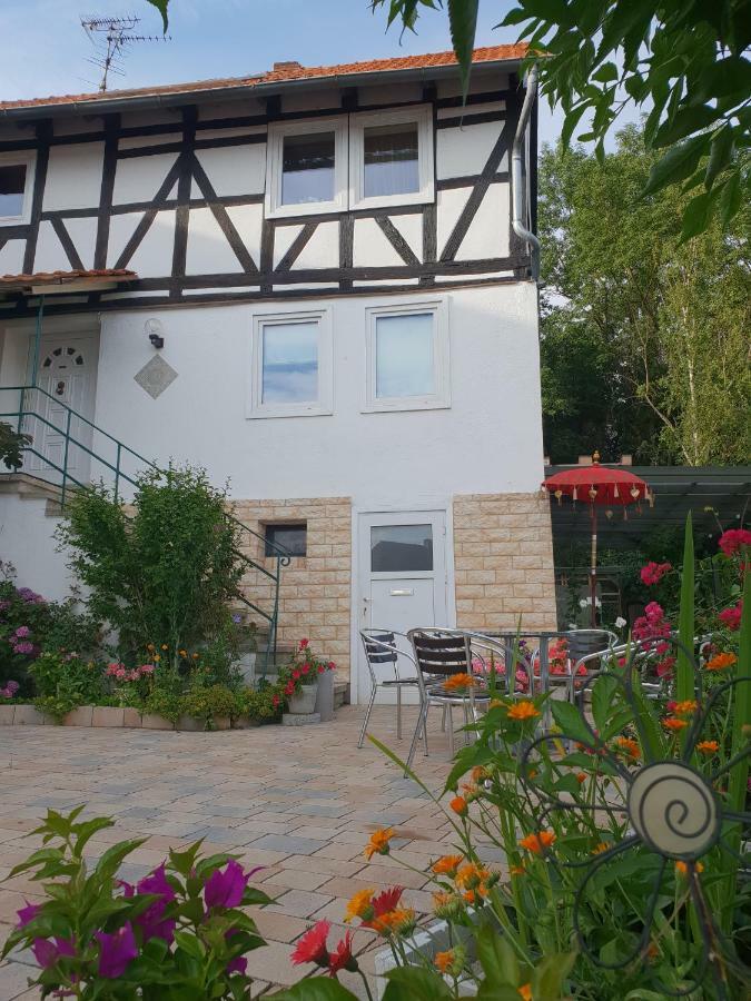 Puri Frangipani Apartment Felsberg Kültér fotó
